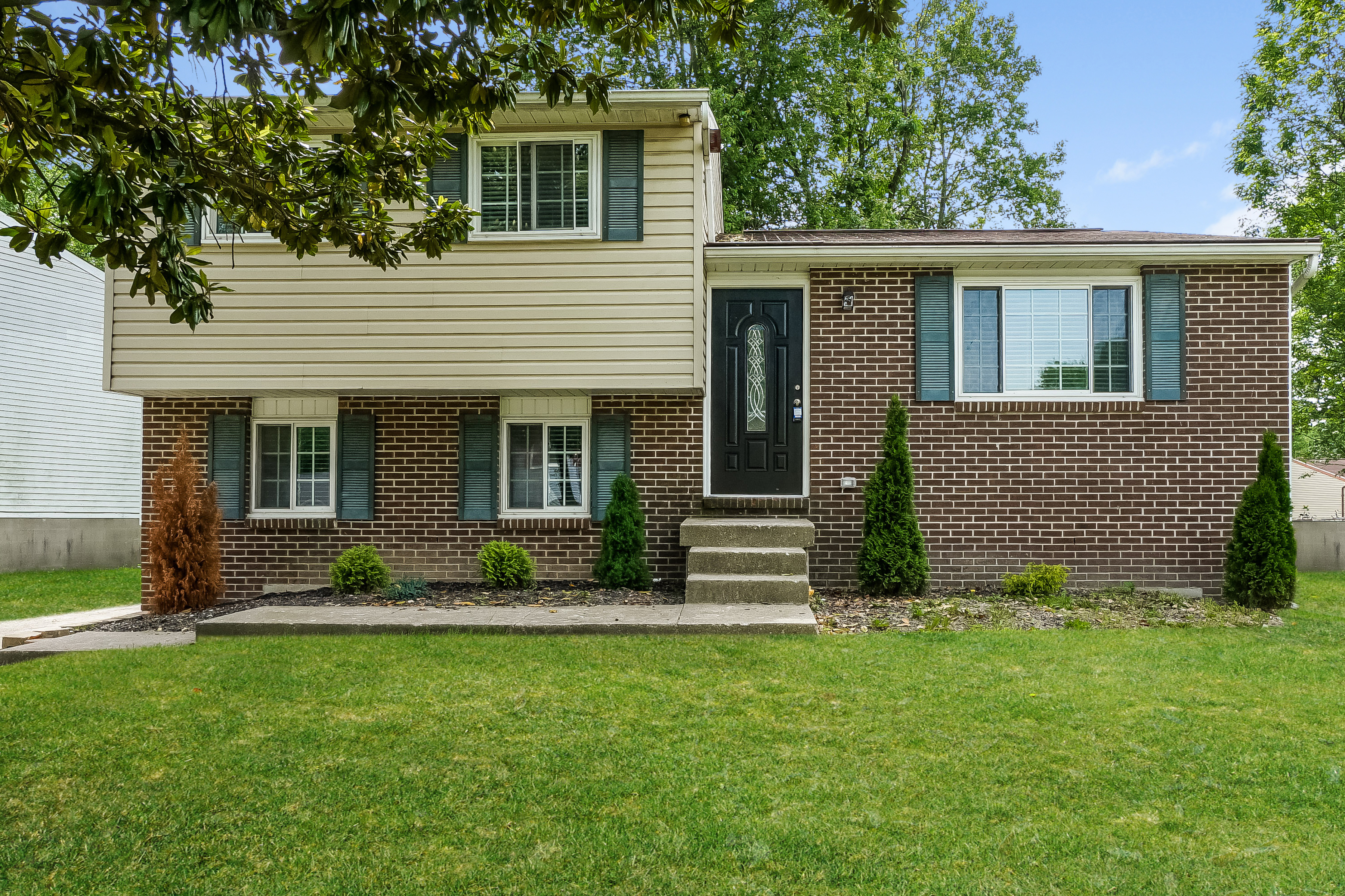 8408 CALM LN LOUISVILLE, KY 40219